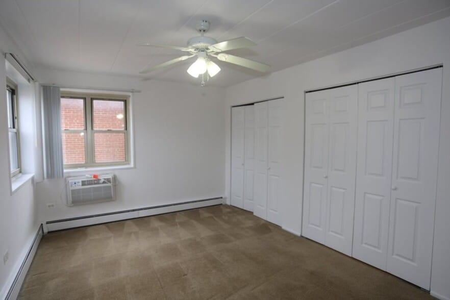 Building Photo - 2349 W Jarvis Ave