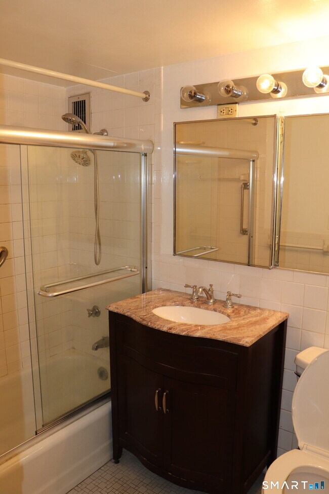 Building Photo - 31 Woodland St