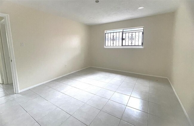 Building Photo - 16219 Delgado Dr