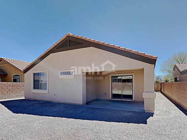 Building Photo - 917 E Spring Water Canyon Dr