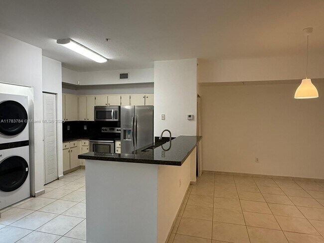 Building Photo - 7360 NW 114th Ave