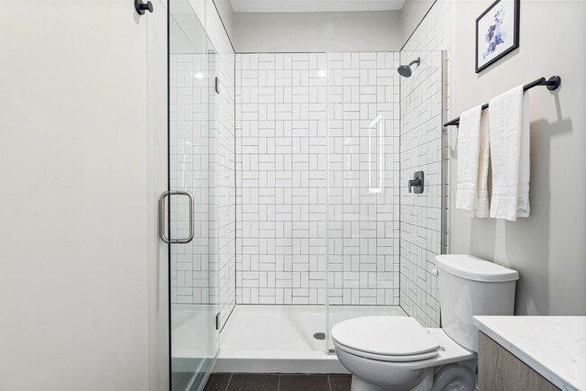 Building Photo - 205 W 4th St