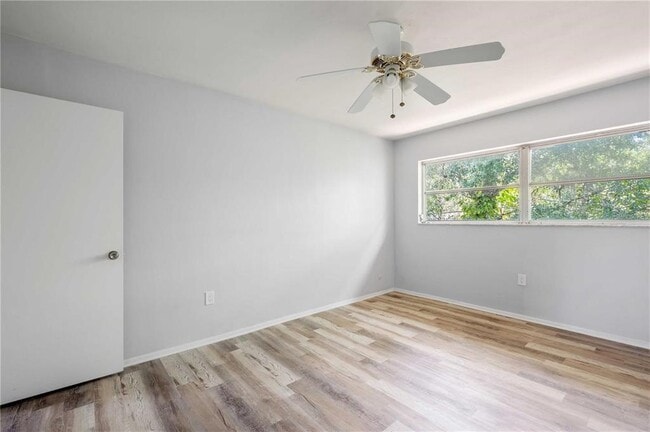 Building Photo - 1433 S Belcher Rd