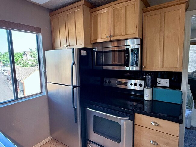 Building Photo - 6380 S Boston St