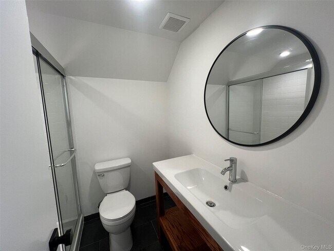 Building Photo - 11 Pulaski Pl