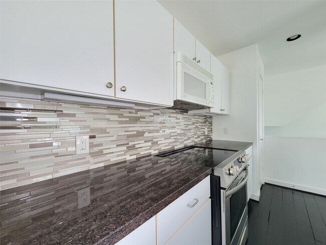 Building Photo - 2605 Calumet St