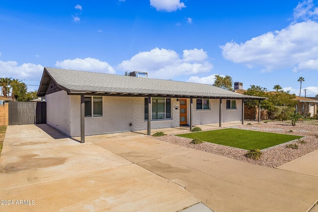 Building Photo - 7308 E Granada Rd