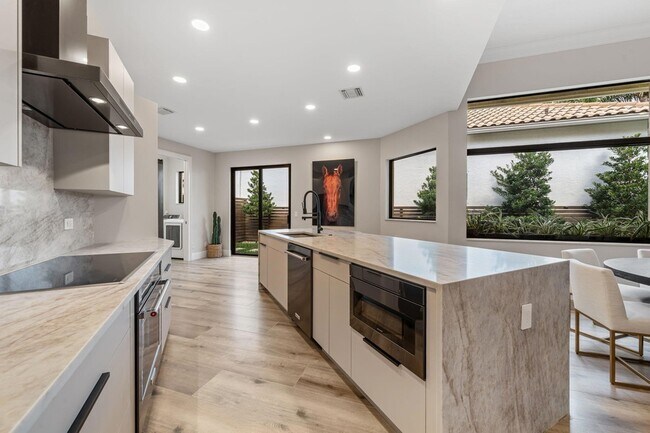 Building Photo - 2658 Players Ct