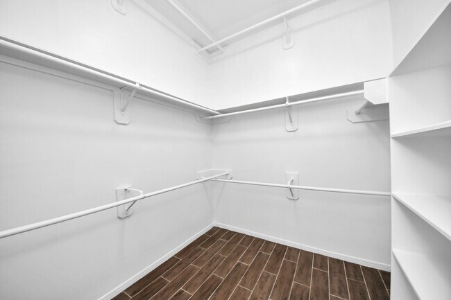 Building Photo - 16243 April Ridge Dr