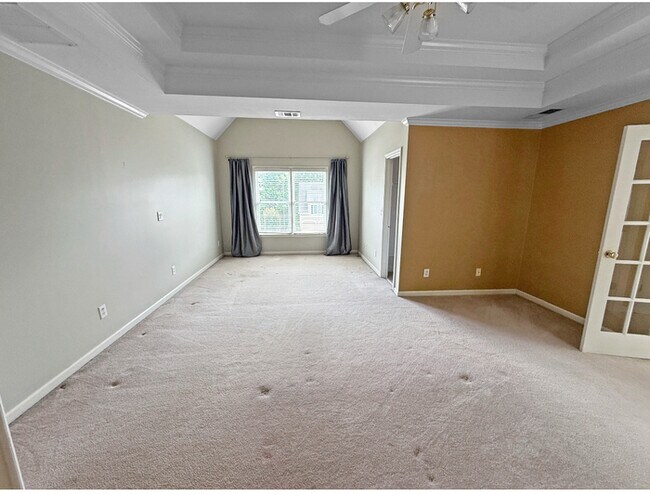 Building Photo - 805 Yosemite Dr NW
