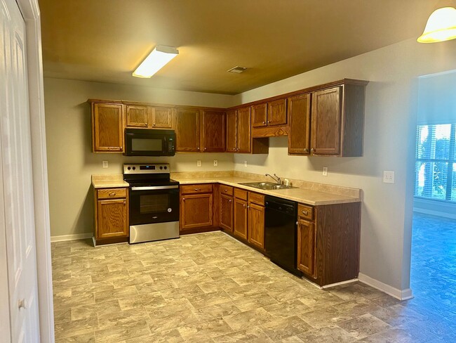 Building Photo - 2 bed, 2 bath townhome in Calera