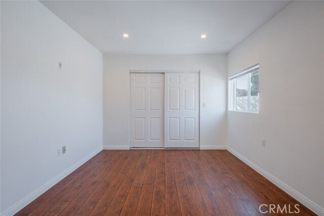 Building Photo - 10407 McClemont Ave