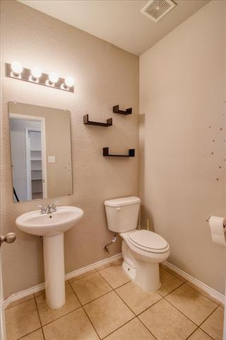 Building Photo - 3012 Whitetail Chase Dr