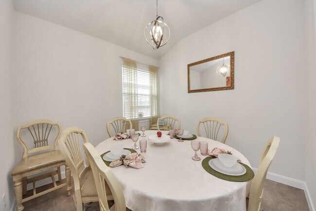 Building Photo - 8806 Chapada Highlands Dr