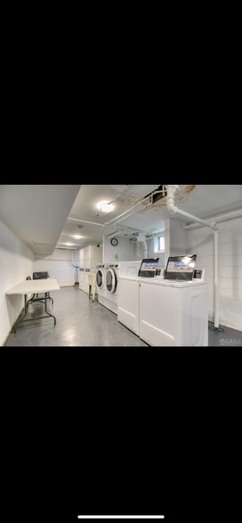 Building Photo - 500 S Center St