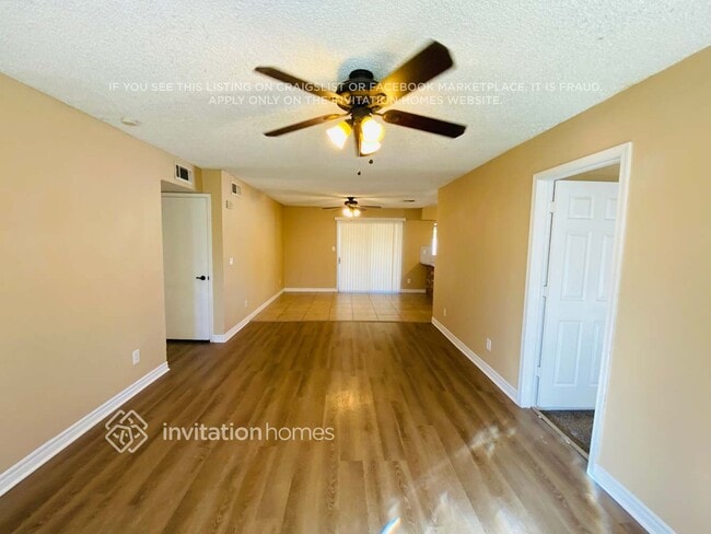 Building Photo - 4712 E Carson Rd