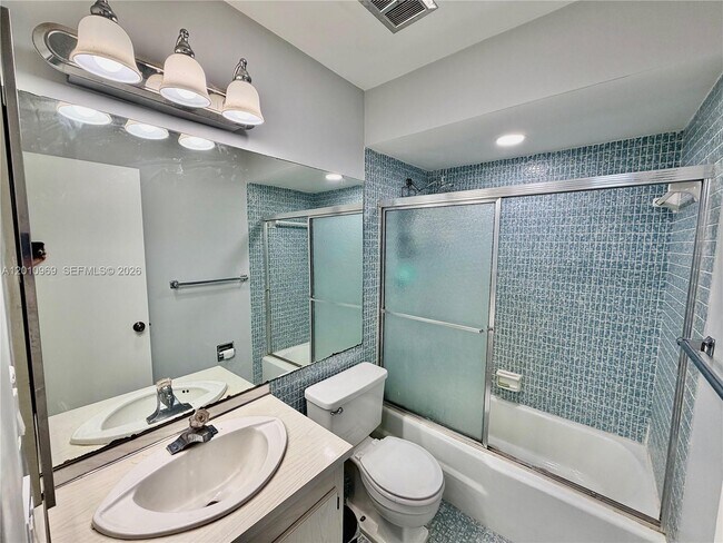 Building Photo - 2461 SW 82nd Ave
