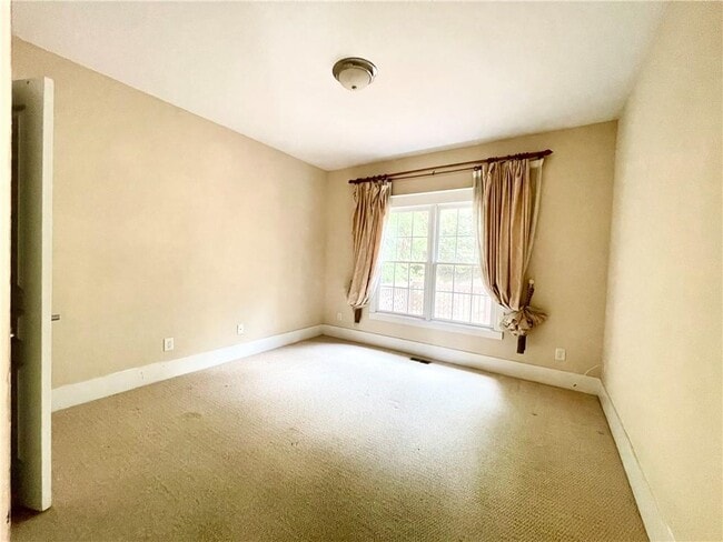 Building Photo - 555 Vinings Springs Dr SE