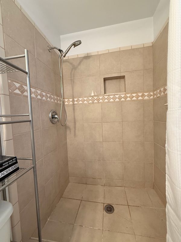 Building Photo - 308 Muir St