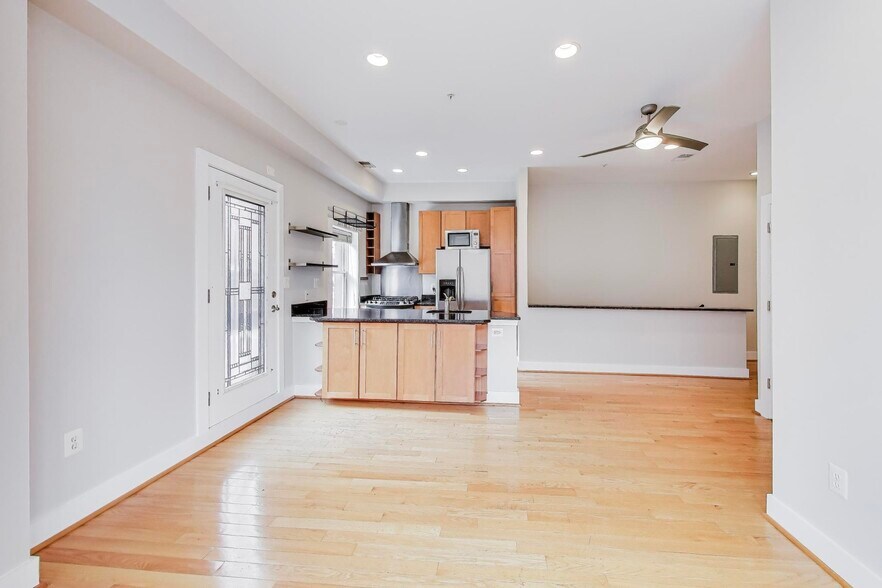 Building Photo - 500 M St NW