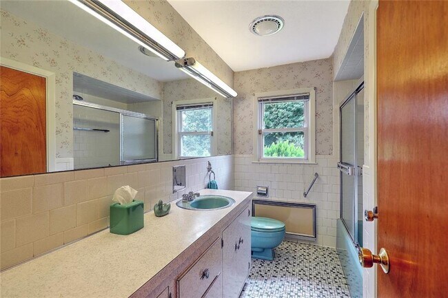 Building Photo - 5 Appian Way