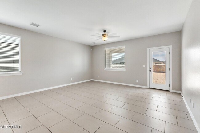 Building Photo - 1644 Folkstone St