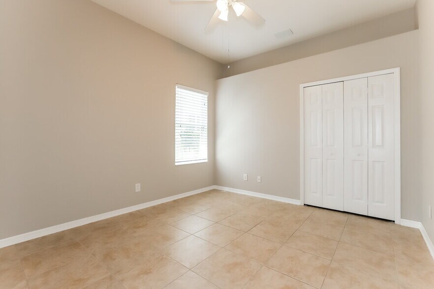 Building Photo - 8229 Santa Rosa Ct
