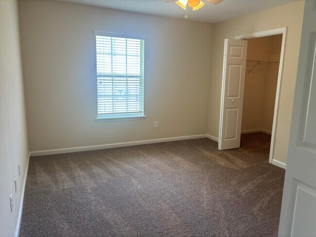 Building Photo - 4434 Gearhart Rd