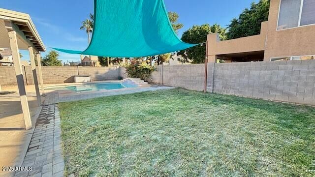 Building Photo - 7407 E Medina Ave