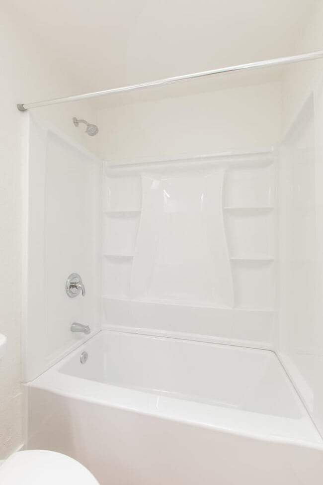 Building Photo - 2607 E Larkspur Dr