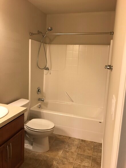 Bathroom for bedrooms 2 & 3 - 8828 Jayden Ln NE