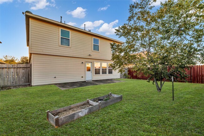 Building Photo - 3050 Thicket Path Way