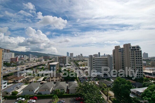 Building Photo - 1040 Kinau St