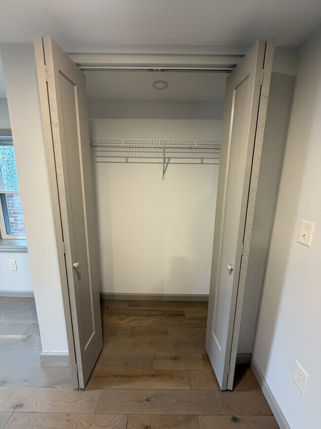 Building Photo - 34 N Lee St