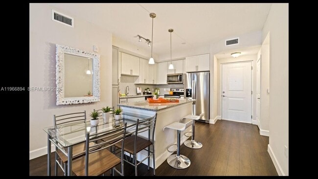 Building Photo - 7850 Pasadena Blvd