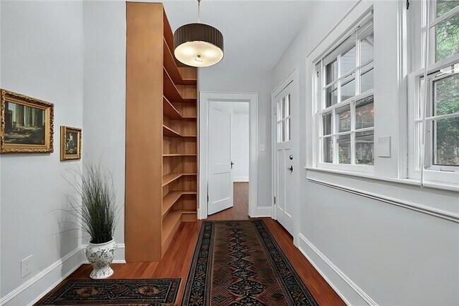 Building Photo - 444 Burlington Rd NE