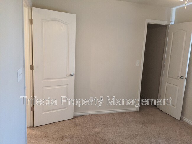 Building Photo - 5551 W 29th St