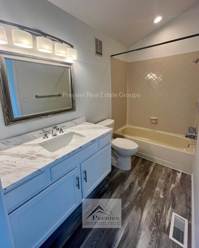 Building Photo - 8145 Camfield Cir