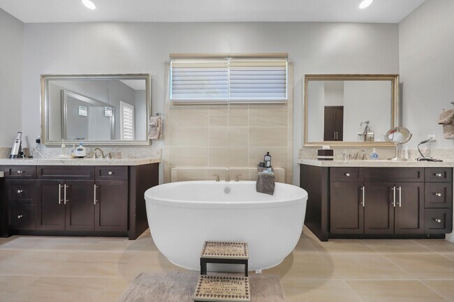 Building Photo - 81675-675 Thunder Gulch Way
