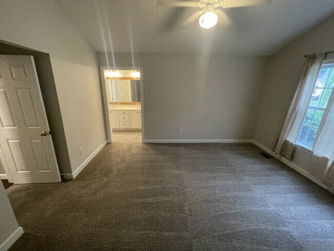 Building Photo - 3 bd 2 ba ranch in Wake Forest with a garage