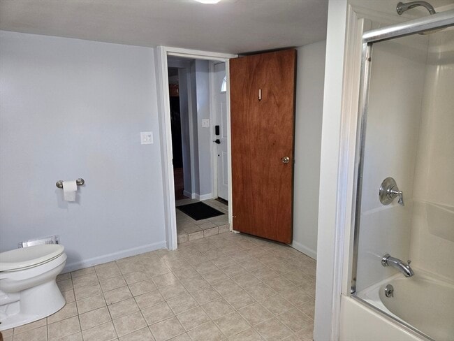 Building Photo - 45 Oak St