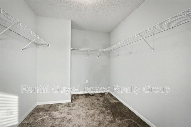 Building Photo - 5054 Oak Bend Ave