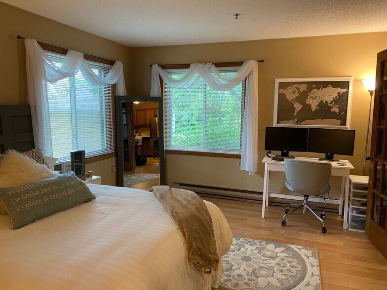 Southeastern Light - 2160 Ridge Dr