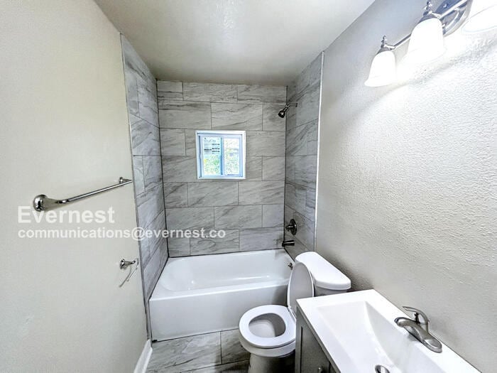 Building Photo - 317 5th Way