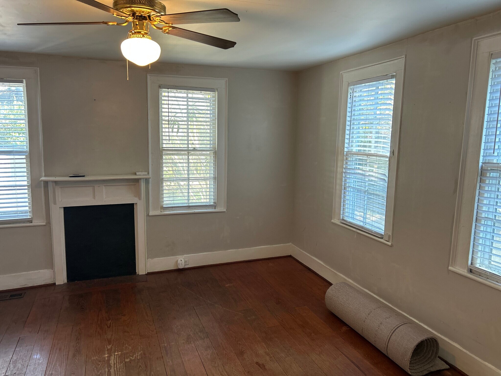 Building Photo - 332 Screven St