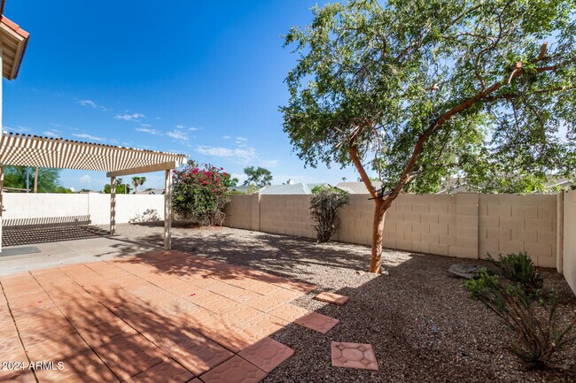 Building Photo - 4453 E Wildwood Dr