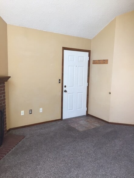 front door - 5725 W Atlantic Pl