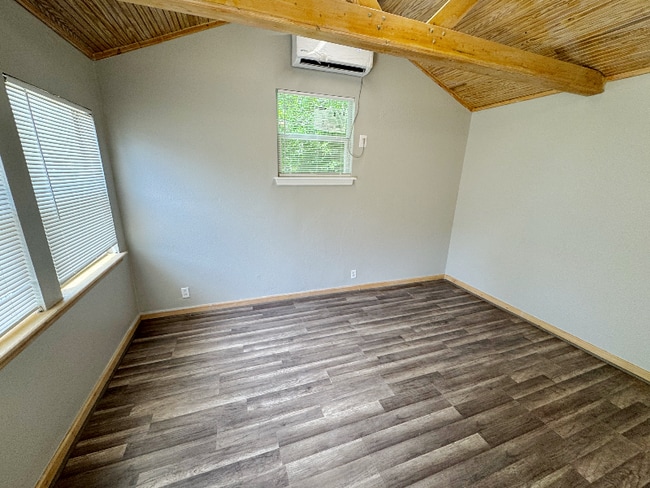Building Photo - 419 Westhill Pl