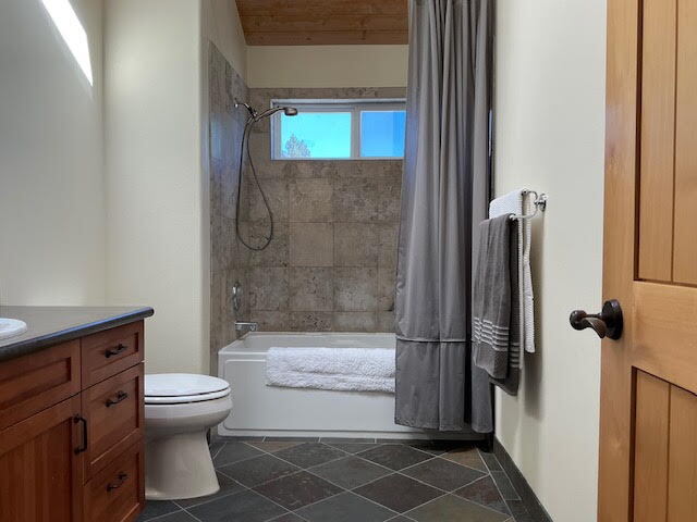 Building Photo - 1 Bed ADU on Shasta Pl — Private Entrance, Steps from Millers Landing