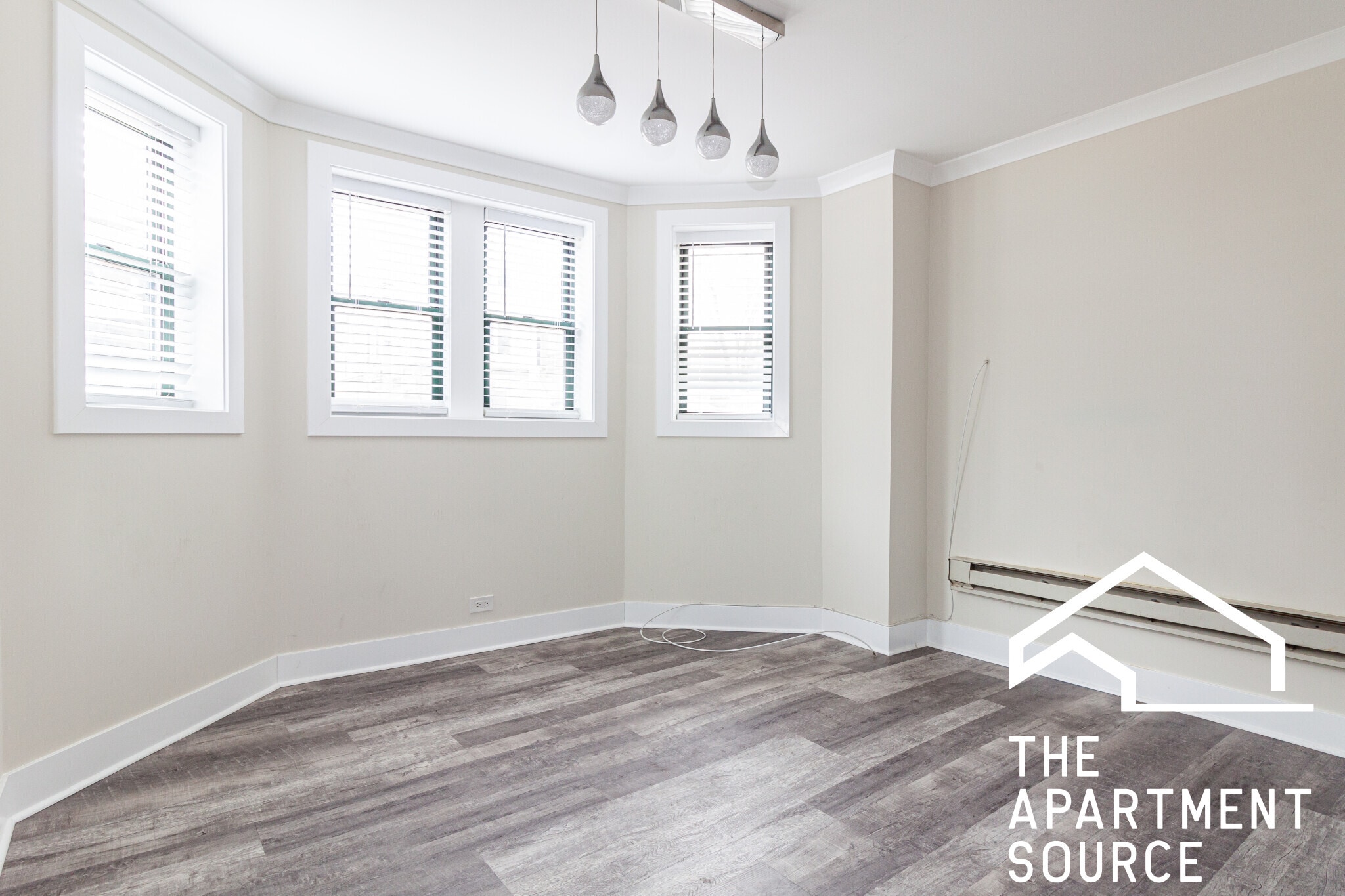 Building Photo - 3841 N Greenview Ave